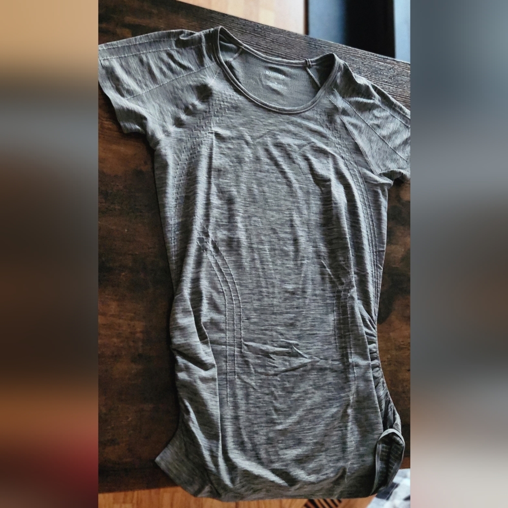NWOT athleta speedlight tee
